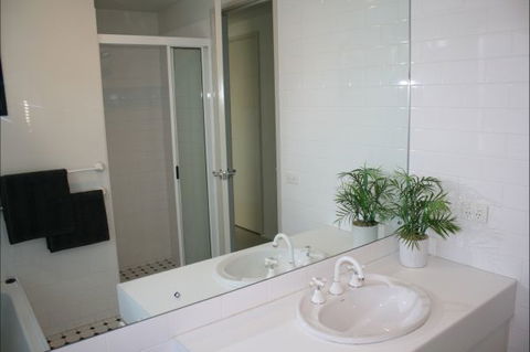 BTU Cottage Nowra Hill - Hobart Tourism 6