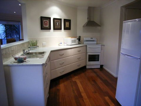 C-Deck Beach House Apartment - Tourism TAS 2