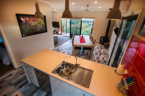 Coorong Cabins - Hobart Tourism 4