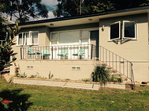 Cosy Seaside Cottage - Hobart Tourism 0