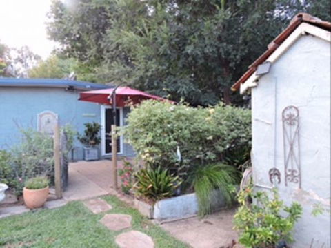 Garden Cottage B And B - Hobart Tourism 6