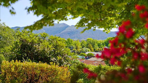 Greatview Holiday Spa Retreat For Couples - Hobart Tourism 0