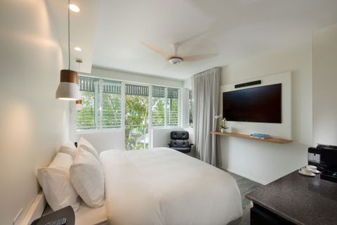Heart Hotel And Gallery Whitsundays - Hobart Tourism 3
