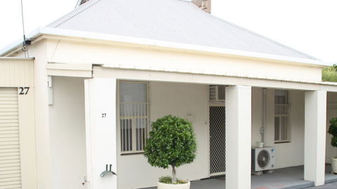 Squatters Cottage - Hobart Tourism 3