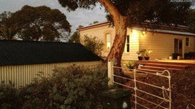 The Schoolmaster's - Second Valley Accommodation - Hobart Tourism 4