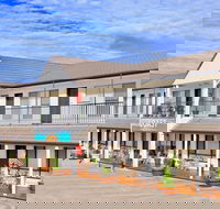 COAST Motel and Apartments