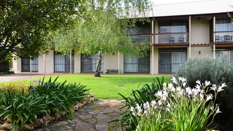 Coonawarra Motor Lodge - Hobart Tourism 0