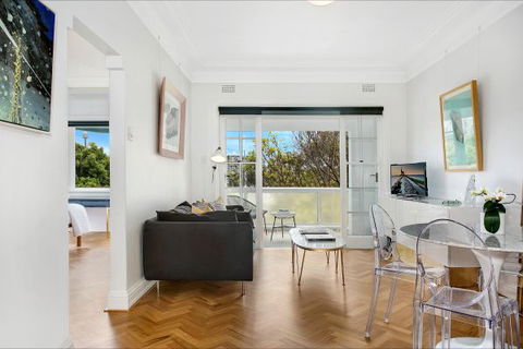 New Beach Apartment - Tourism TAS 7