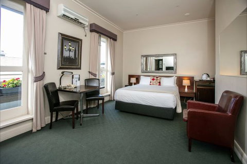 Oscar's Hotel And Cafe Bar - Hobart Tourism 1