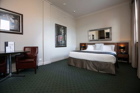 Oscar's Hotel And Cafe Bar - Hobart Tourism 5