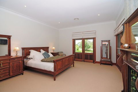 Reign Manor And Coach House - Tourism TAS 5