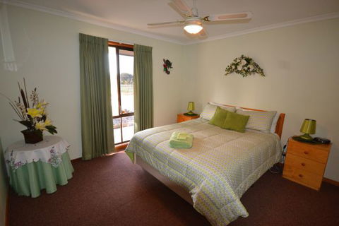Riverbush Cottages - Hobart Tourism 3