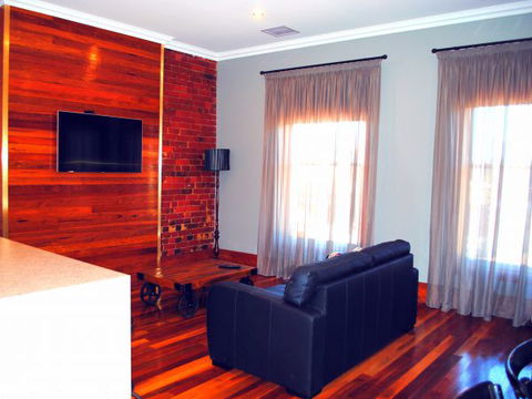 Sublime Spa Apartments On Murphy - Tourism TAS 2