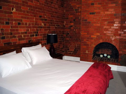 Sublime Spa Apartments On Murphy - Tourism TAS 3