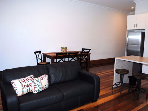 Sublime Spa Apartments On Murphy - Tourism TAS 4