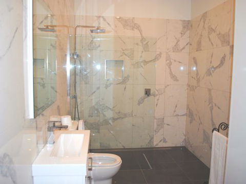 Sublime Spa Apartments On Murphy - Tourism TAS 5