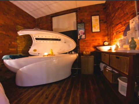 Sublime Spa Apartments On Murphy - Tourism TAS 7