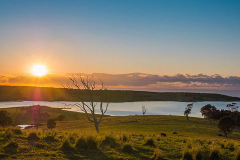 Tilba Lake House - Hobart Tourism 0