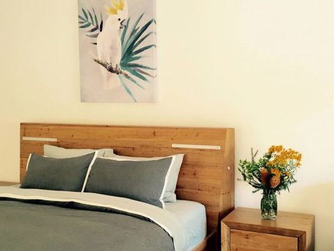 Tilba Lake House - Hobart Tourism 1