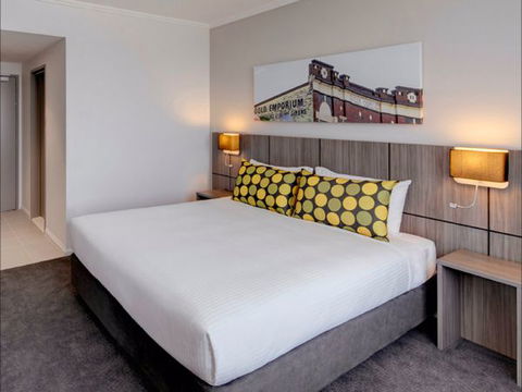 Travelodge Hotel Bankstown Sydney - Hobart Tourism 1