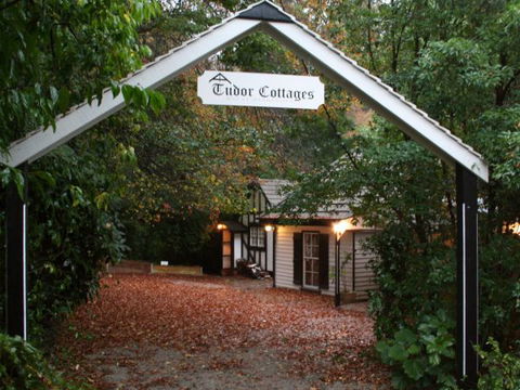 Tudor Cottages Mount Dandenong - Tourism TAS 2