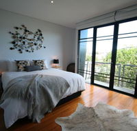 Two Five Zero / Richmond - Hobart Tourism