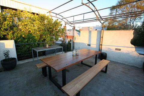 Two Five Zero / Richmond - Hobart Tourism 9