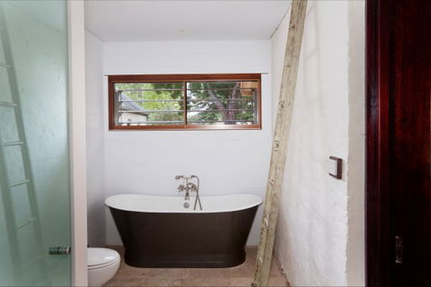 Vine Lodge Heritage Getaway - Hobart Tourism 3