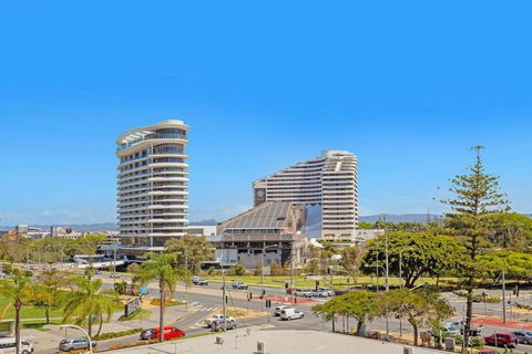 Broadbeach Holiday Apartments - Tourism TAS 4