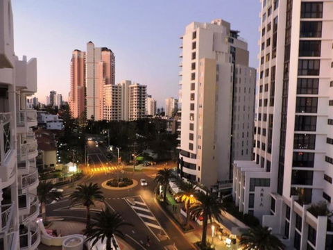 Broadbeach Holiday Apartments - Tourism TAS 1