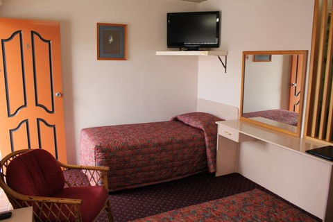 AZA Motel - Tourism TAS 4