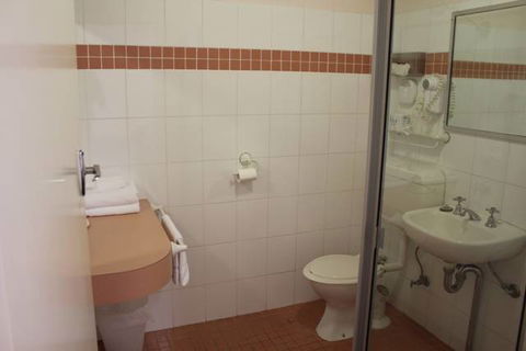 AZA Motel - Tourism TAS 9