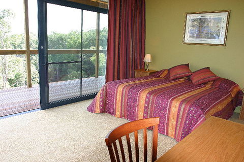 Banjos Bushland Retreat - Hobart Tourism 0