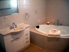 Barossa Vineyard Cottages - Hobart Tourism 1