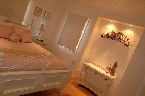 Wombat Lodge - Hobart Tourism 0
