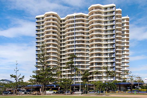 Beach House Seaside Resort - Hobart Tourism 0