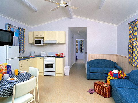 Beachfront Holiday Resort - Hobart Tourism 7