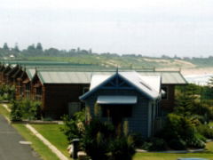 Blue Lagoon Beach Resort - Hobart Tourism 9