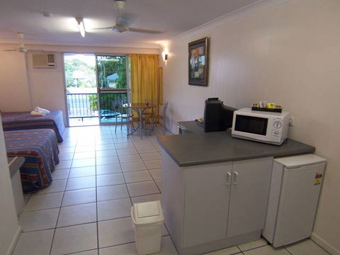 Cairns Holiday Lodge - Hobart Tourism 1