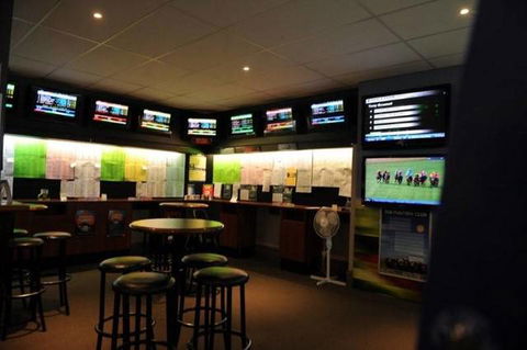 Caledonian Hotel Motel Echuca - Tourism TAS 1