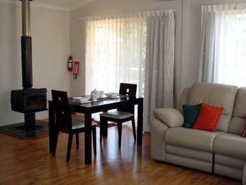 Camelot Boutique Accommodation - Hobart Tourism 1