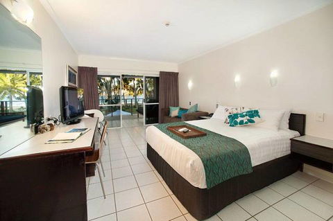 Castaways Resort And Spa, Mission Beach - Hobart Tourism 3