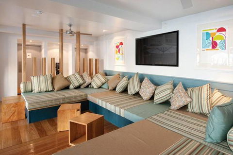 Castaways Resort And Spa, Mission Beach - Hobart Tourism 6