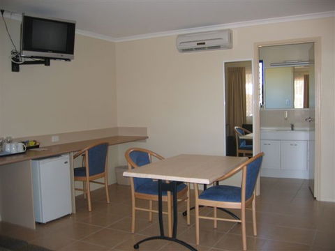 Chinchilla Palms Motor Inn - Tourism TAS 1