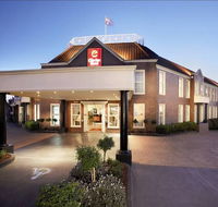 Canterbury International Hotel 