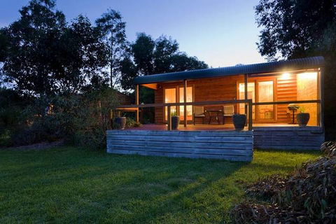 Coastal View Cabins - Hobart Tourism 0
