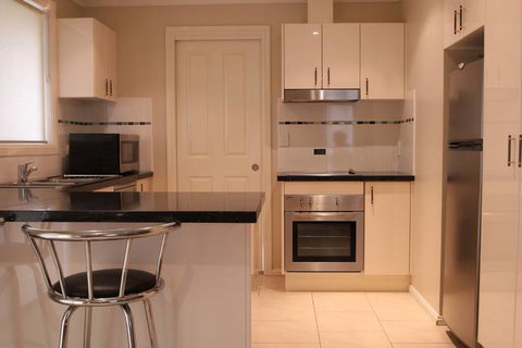 Colonial Court Villas Serviced Apartments - Tourism TAS 1