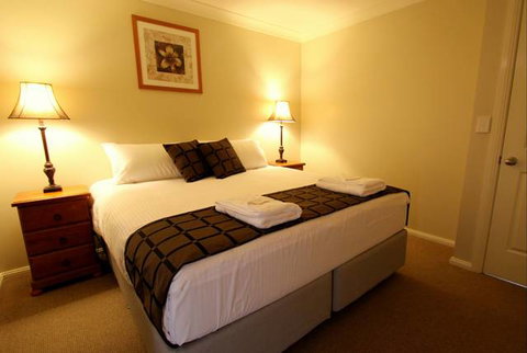 Colonial Court Villas Serviced Apartments - Tourism TAS 2