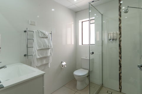 Comfort Inn & Suites Robertson Gardens - Hobart Tourism 1