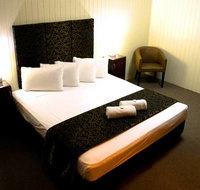Country Plaza Motor Inn